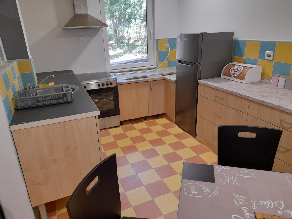 Bato Rooms Peštani المظهر الخارجي الصورة