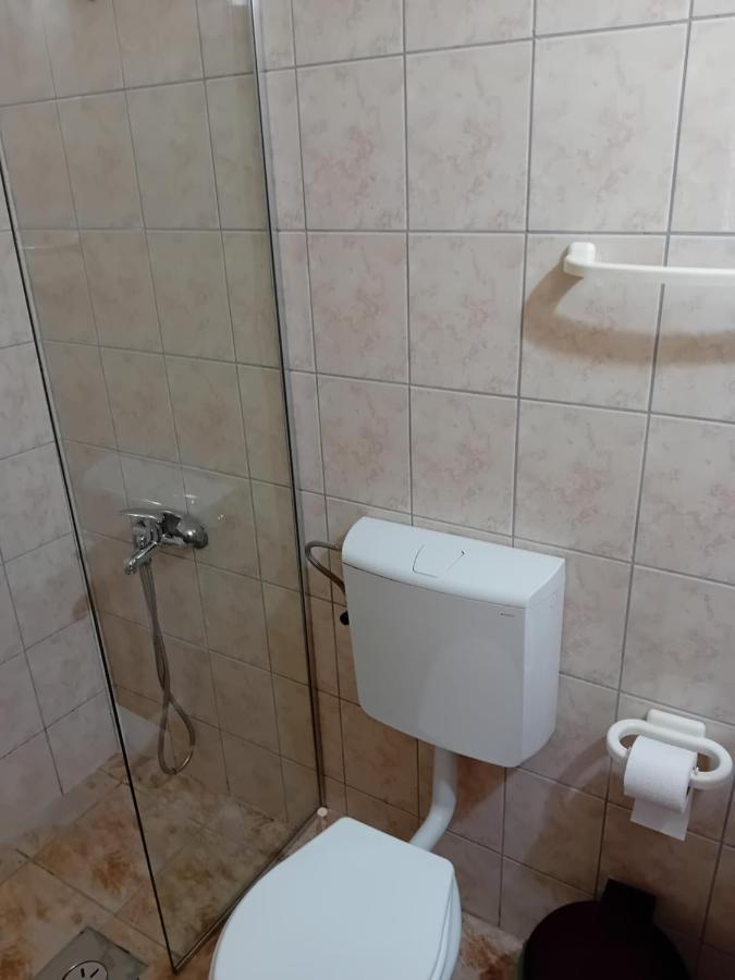Bato Rooms Peštani المظهر الخارجي الصورة